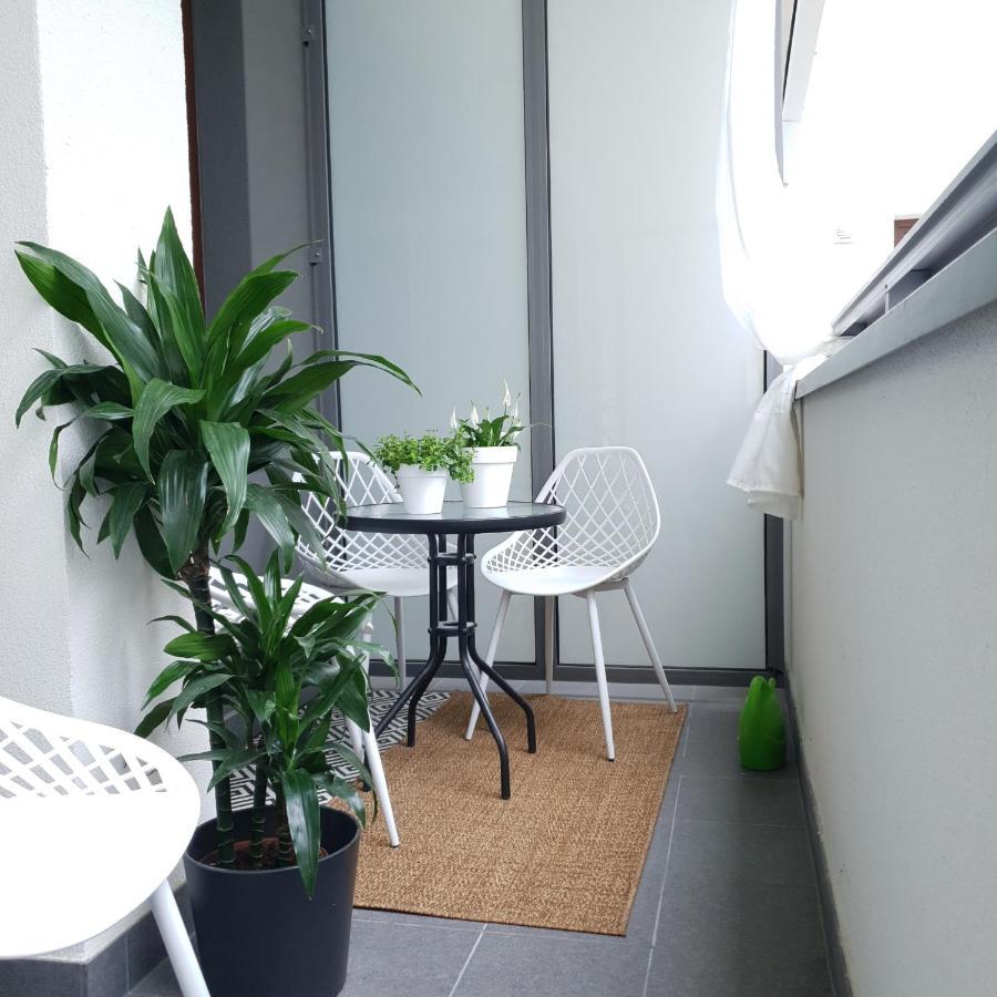 Bit Eccentric With The Balcony Apartamento Varsóvia Exterior foto